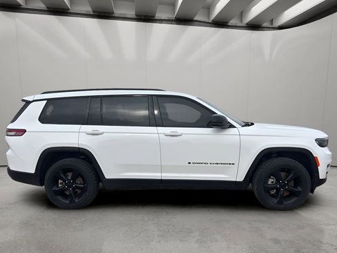 Used 2024 Jeep Grand Cherokee L Limited w/ Black Appearance Package image 6