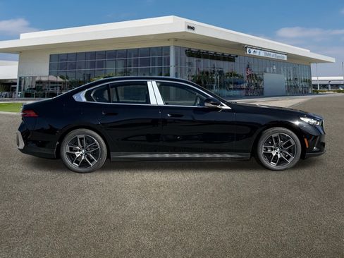 New 2026 BMW i5 eDrive40 image 7