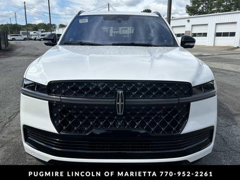 New 2025 Lincoln Navigator L Reserve w/ Jet Appearance Package image 2