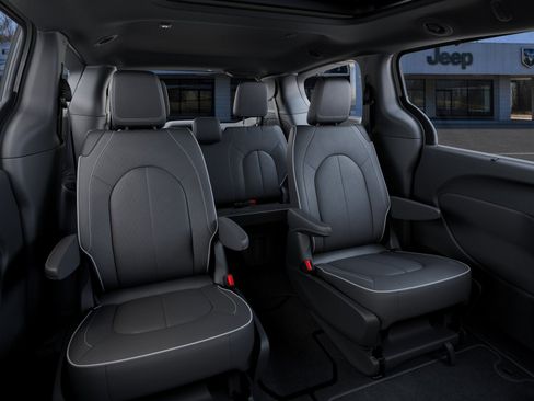 New 2026 Chrysler Pacifica Limited w/ S Appearance Package image 41