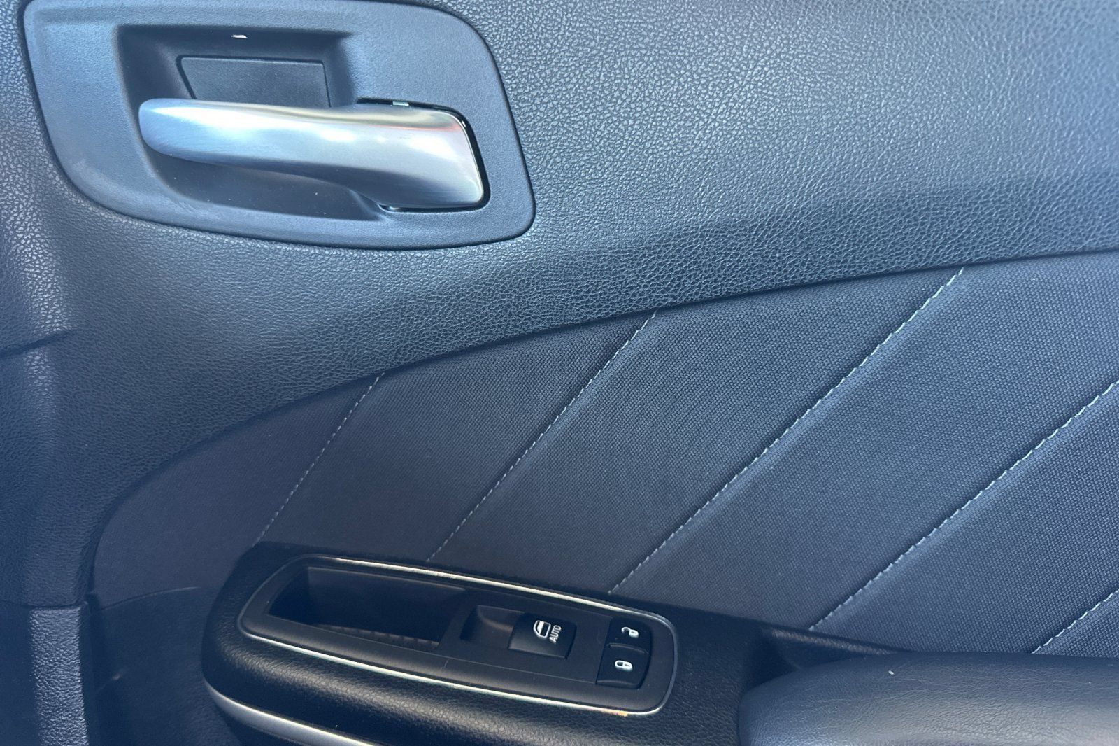 Used 2022 Dodge Charger SXT RWD image 26