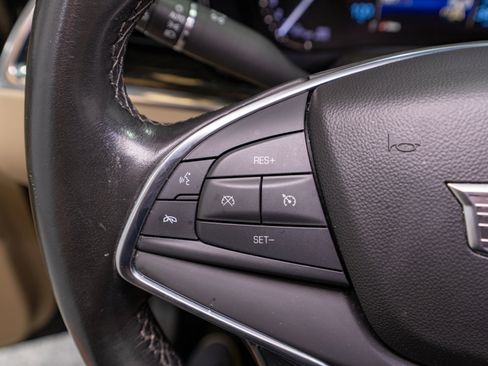 Used 2019 Cadillac XT5 FWD image 23