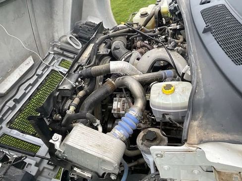 Used 2022 Ford F750 2WD Regular Cab Super Duty image 17