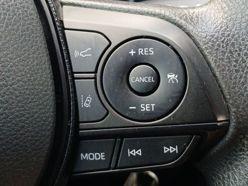 Used 2021 Toyota RAV4 LE FWD image 25