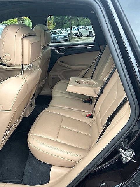 Used 2024 Porsche Macan AWD/4WD image 26