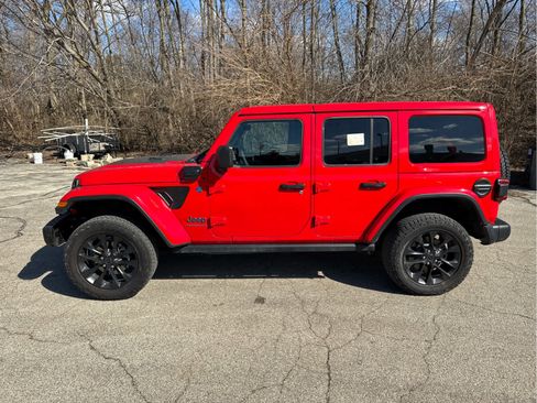 Used 2025 Jeep Wrangler Backcountry image 3