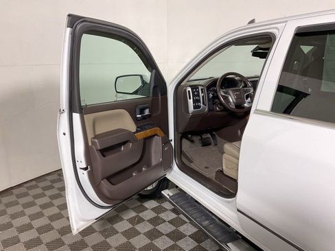 Used 2018 GMC Sierra 1500 SLT AWD/4WD image 19