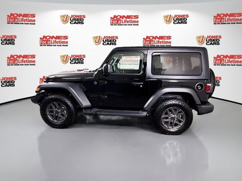 Used 2025 Jeep Wrangler Sport image 13