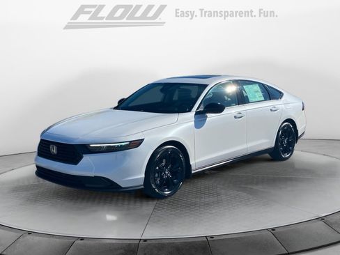 Certified 2025 Honda Accord SE image 3