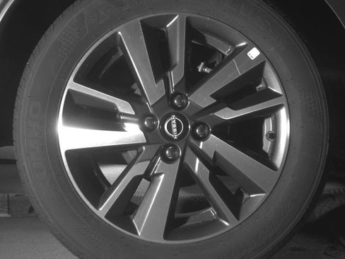 Used 2025 Nissan Versa SV FWD image 18