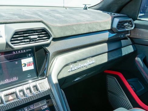 Used 2023 Lamborghini Urus Performante AWD/4WD image 72