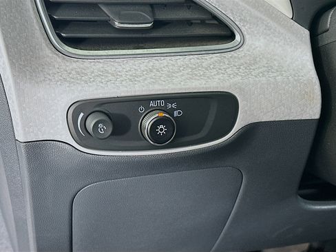 Used 2019 Chevrolet Bolt LT image 17