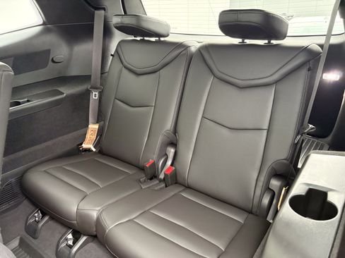 Certified 2024 Cadillac XT6 Luxury w/ LPO, Floor Liner Package AWD/4WD image 13