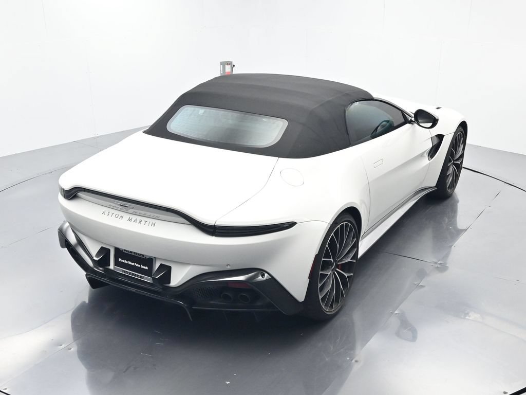 Used 2023 Aston Martin V8 Vantage Roadster RWD image 32