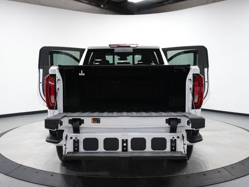 Used 2025 GMC Sierra 1500 AT4 w/ AT4 Premium Package AWD/4WD image 13