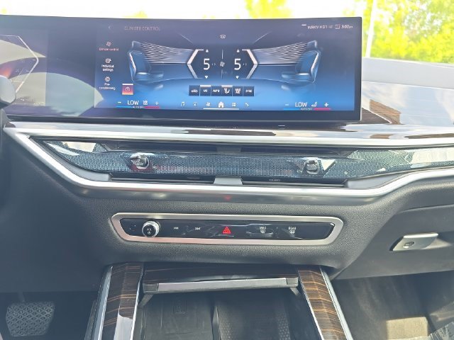Used 2025 BMW X5 xDrive50e AWD/4WD image 19