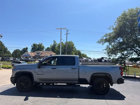 Used 2026 Chevrolet Silverado 2500 Custom w/ Custom Convenience Package AWD/4WD image 5