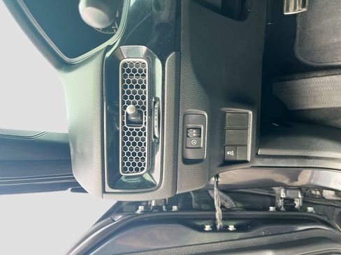 Used 2025 Honda Civic Sport image 10