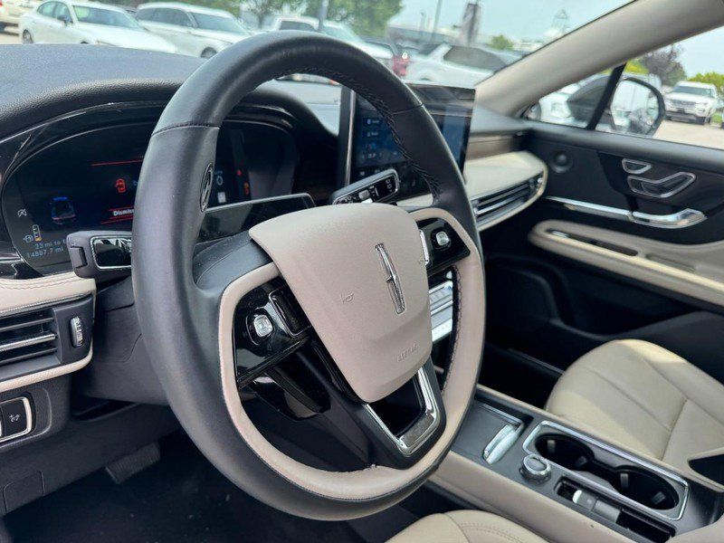 Certified 2025 Lincoln Corsair Reserve w/ Equipment Group 202A AWD/4WD image 15