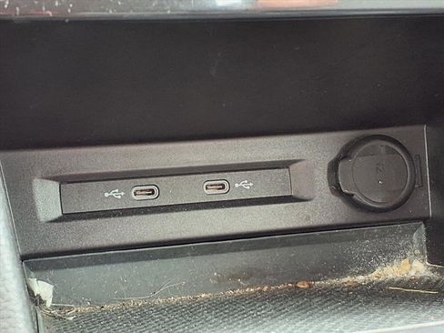 Used 2021 Volkswagen Tiguan S image 9