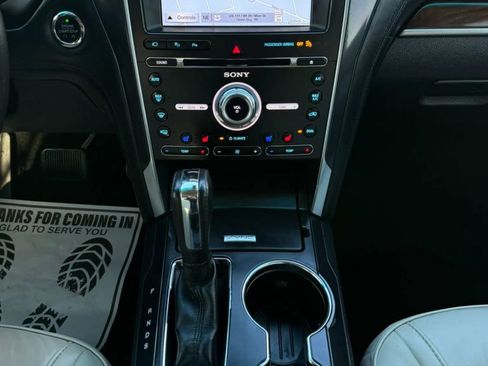 Used 2017 Ford Explorer Platinum image 36