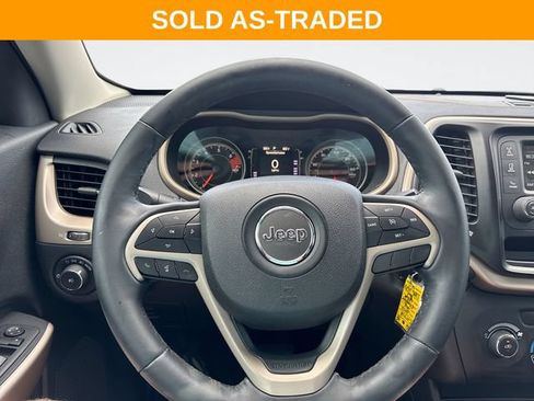 Used 2018 Jeep Cherokee Latitude w/ Altitude Package FWD image 14