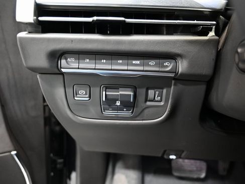 Used 2025 Cadillac Escalade ESV Sport Platinum w/ LPO, Floor Liner Package image 34