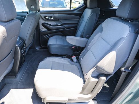 Used 2023 Chevrolet Traverse LT FWD image 8
