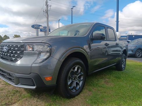 New 2025 Ford Maverick XLT w/ XLT Luxury Package image 3