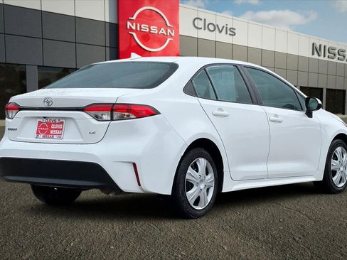 Used 2023 Toyota Corolla LE image 3
