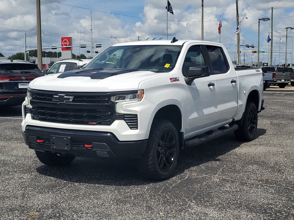 Used 2025 Chevrolet Silverado 1500 LT Trail Boss w/ Protection Package AWD/4WD image 2