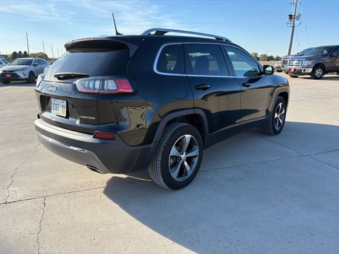 Used 2019 Jeep Cherokee Limited w/ Luxury Group image 6