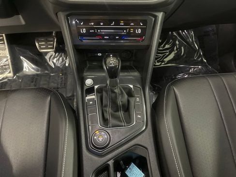 Used 2024 Volkswagen Tiguan SE R-Line AWD/4WD image 19