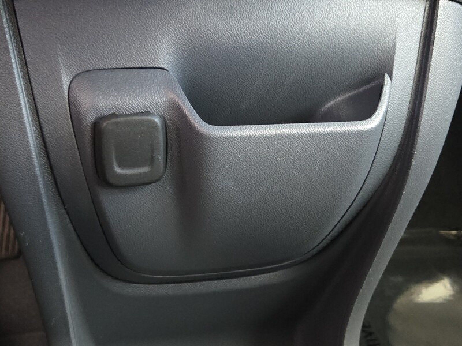 Used 2020 Chevrolet Bolt LT FWD image 31