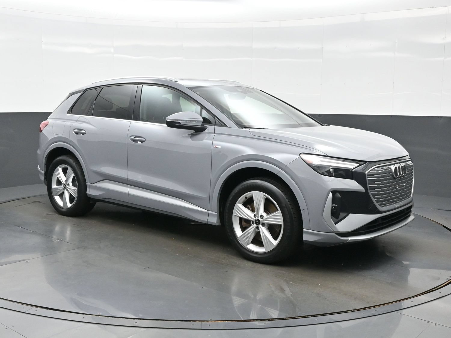 Used 2023 Audi Q4 e-tron Premium Plus w/ Premium Plus AWD/4WD image 8