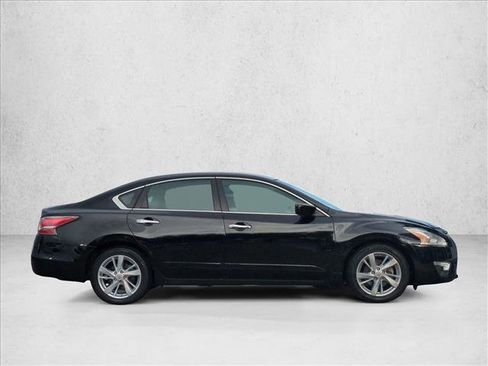Used 2015 Nissan Altima 2.5 SV image 4