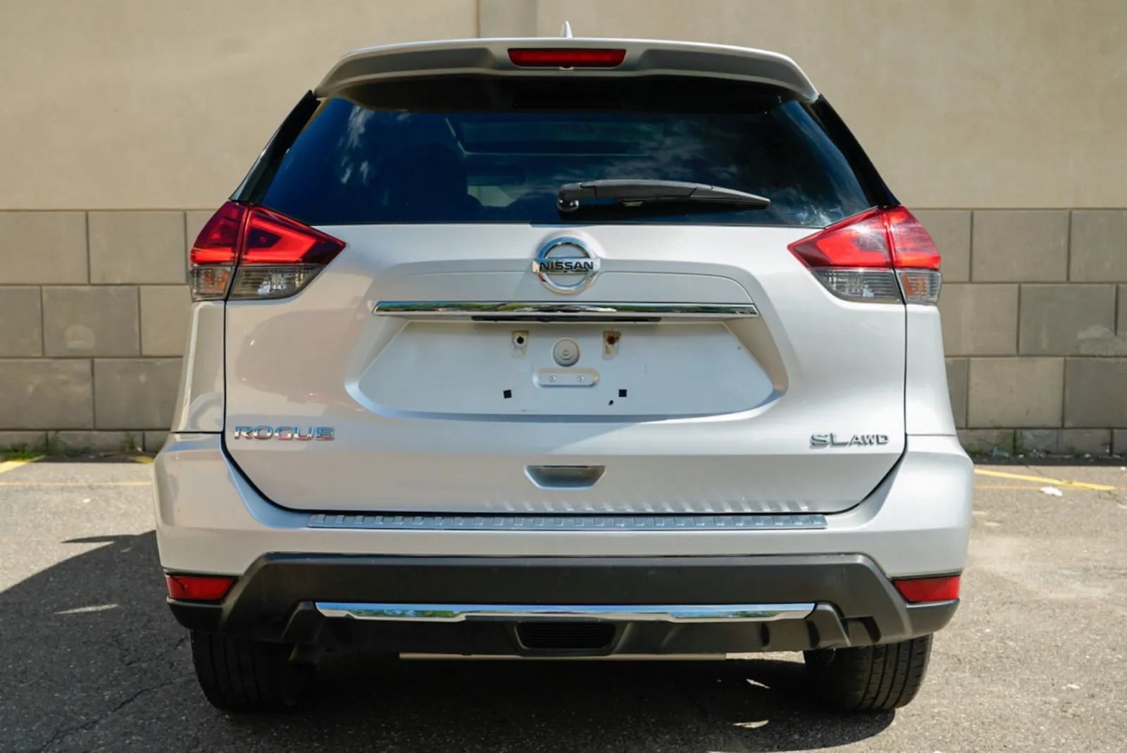 Used 2017 Nissan Rogue SL w/ SL Premium Package AWD/4WD image 6