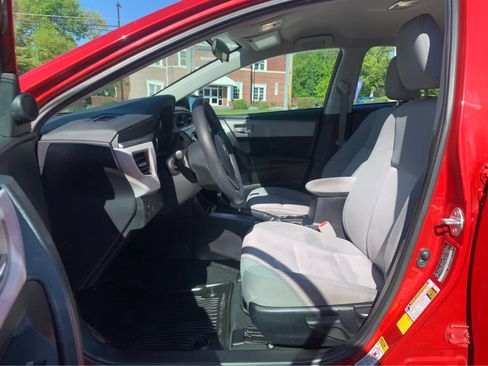 Used 2015 Toyota Corolla LE FWD image 11