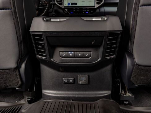 Used 2025 Toyota Tundra Platinum image 33