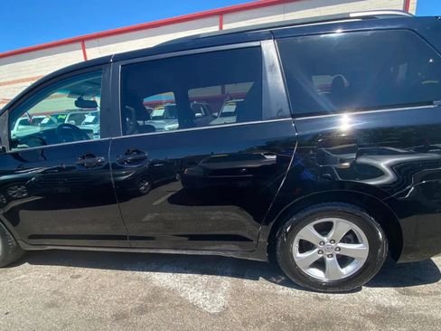 Used 2017 Toyota Sienna LE FWD image 7