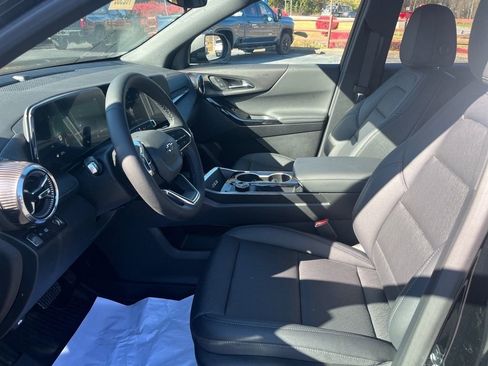 New 2026 Chevrolet Equinox LT w/ Convenience Package II image 25