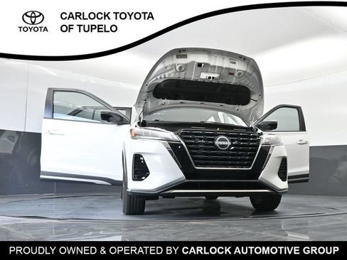Used 2023 Nissan Kicks SR w/ SR Premium Package FWD image 56