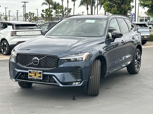 New 2026 Volvo XC60 B5 Core w/ Climate Package image 3
