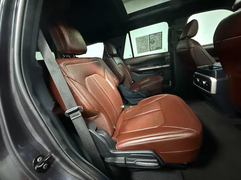 Used 2024 Ford Expedition Limited AWD/4WD image 14