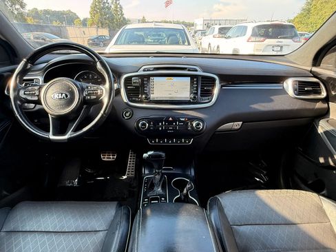 Used 2017 Kia Sorento SX AWD/4WD image 3