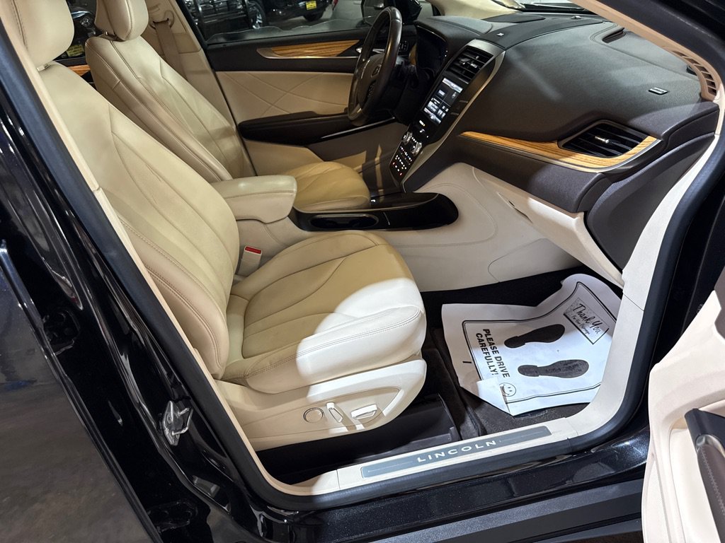 Used 2015 Lincoln MKC FWD w/ Equipment Group 101A Select image 10