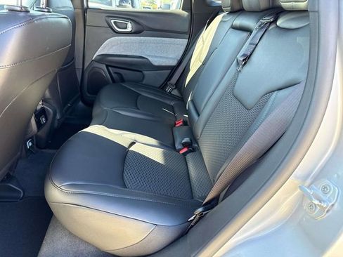 New 2026 Jeep Compass Latitude image 9