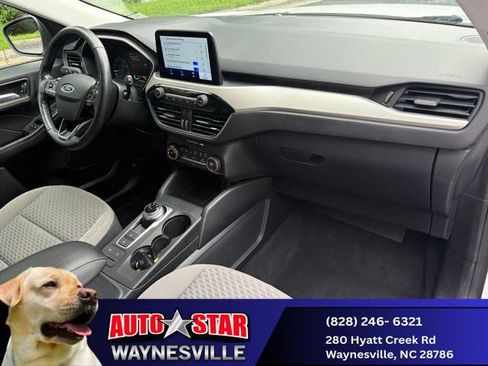 Used 2021 Ford Escape SE w/ Cold Weather Package AWD/4WD image 29