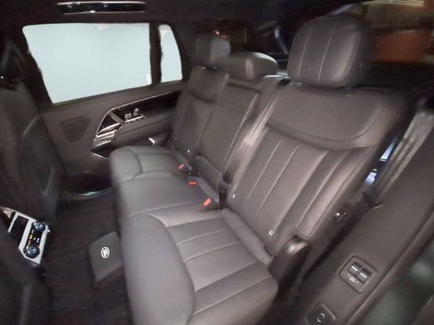 New 2026 Land Rover Range Rover Long Wheelbase SE AWD/4WD image 25