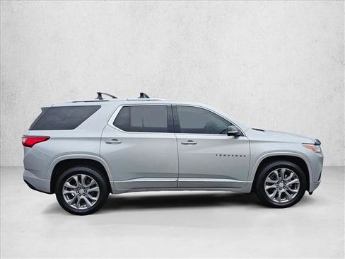 Used 2019 Chevrolet Traverse Premier w/ LPO, Blackout Package image 4